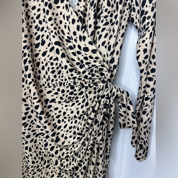 NWT Women's Long Sleeve Wrap Dress - Picture 10 of 10